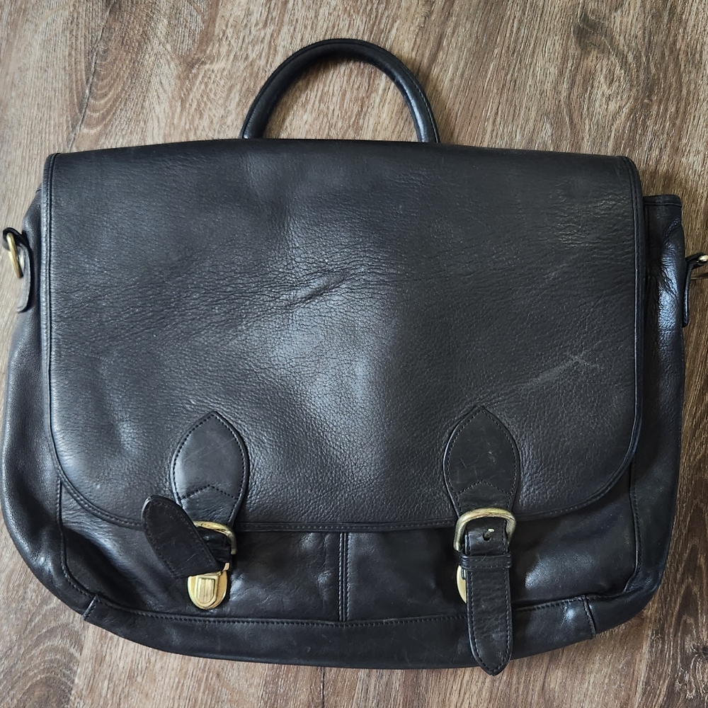 Classic Black Leather Boulder Ridge Messenger, Laptop Bag - Unisex